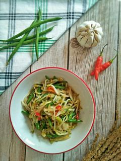 A picture of Stir-Fried Bean Sprouts and Green Beans.