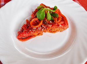 Foto di Pizza di Maccheroni con Barbabietola Rossa