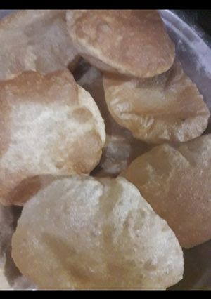 पूरी(poori recipe in hindi) रेसिपी मुख्य फोटो