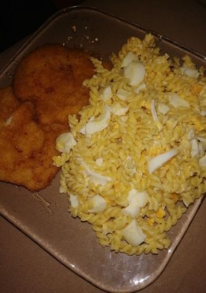 A picture of Spanish pasta salad.