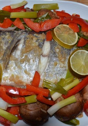 Une photo de Dorade royale aux saveurs asiatiques Cuisson vapeur Inspiration chinoise