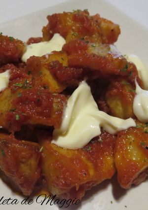 A picture of Patatas Bravas.