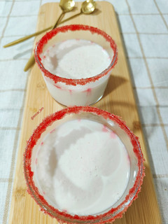 Una foto de Gelatina de piña colada