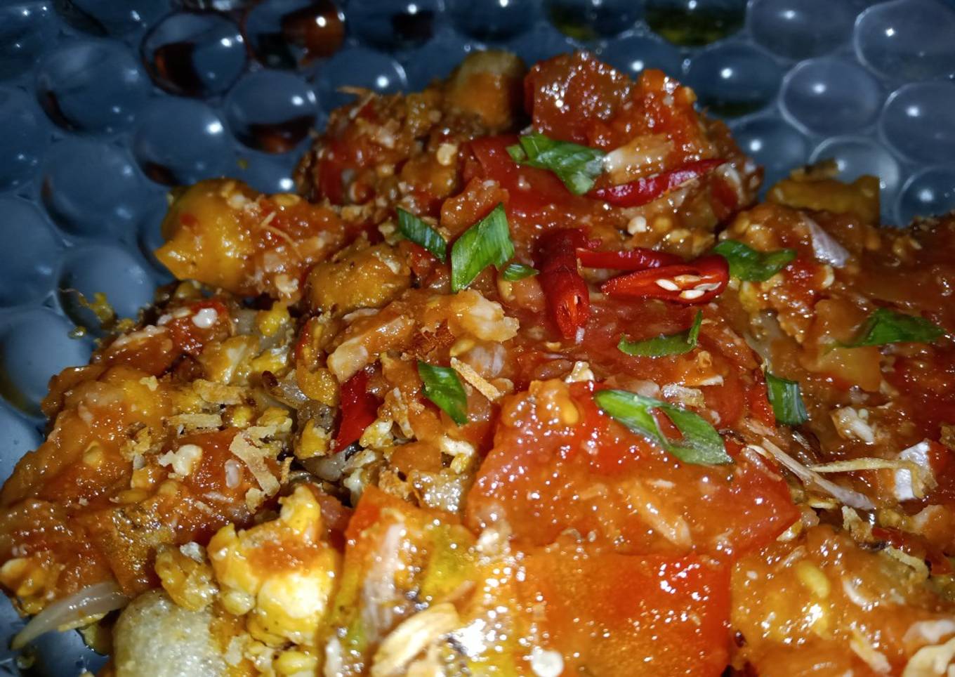 Irisan telur dari Matah Hebrik