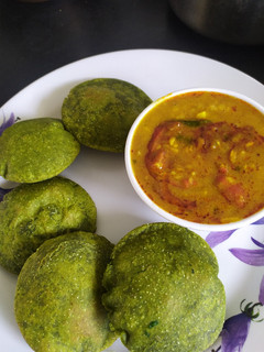 பாலக்பூரி & தால் செய்முறை முக்கிய புகைப்படம்