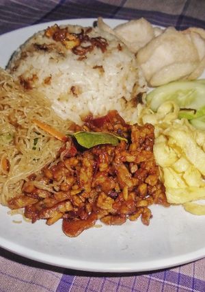 Foto resep Nasi Uduk Rice Cooker