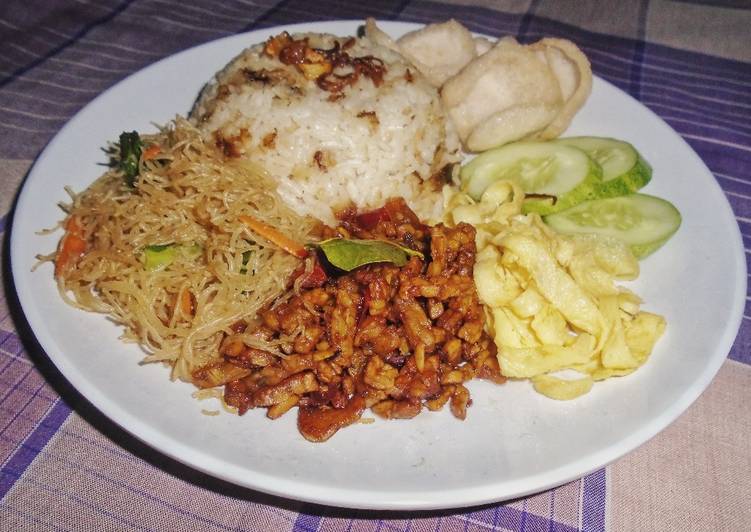 Nasi Uduk Rice Cooker