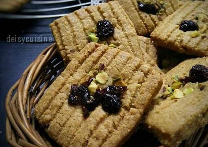 Speculaas Cranberry Pistachio Cookies