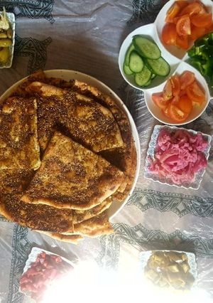 صورة لوصفة مناقيش زعتر وجبنه بيضاء
