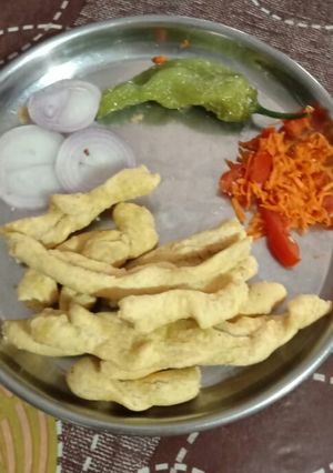 વણેલા ગાઠિયા (vanela gathiya recipe in Gujarati) રેસીપી મુખ્ય ફોટો