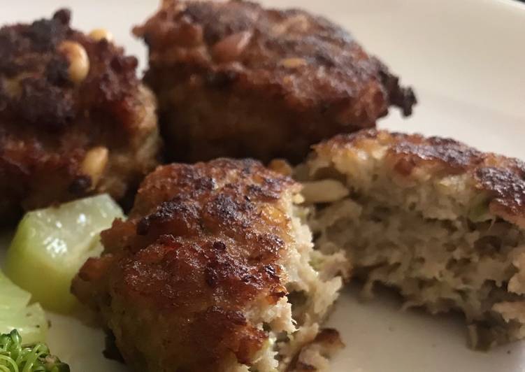 Albóndigas de carne de ternera rellenas de queso, (para comer con los dedos)