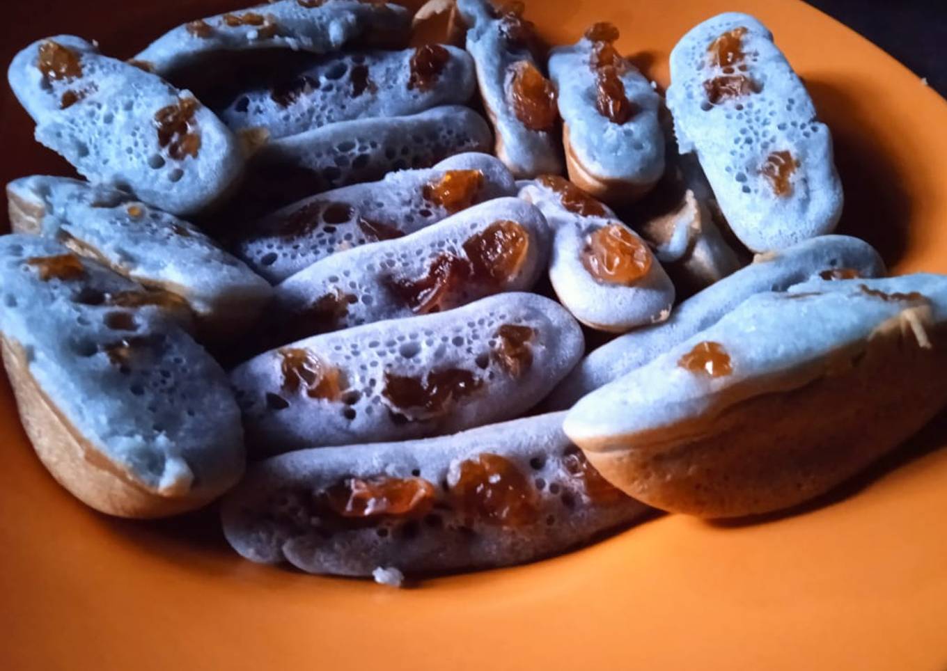 Pukis kembang telang