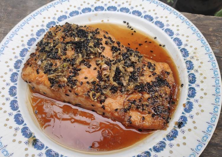 Salmon panggang saus madu wijen