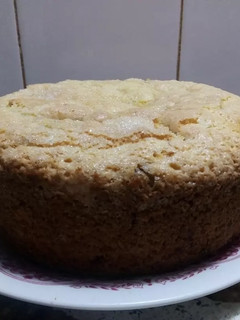 Una foto de Torta Matera de limón y ciruelas confitadas