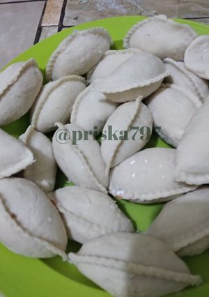 Foto resep 13. Cireng isi sosis pedas