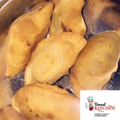 A picture of Fried fish pie.