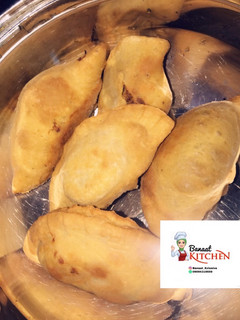 A picture of Fried fish pie.