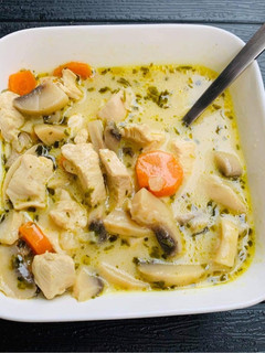 Tejszínes- Tárkonyos csirkeleves recept fotója