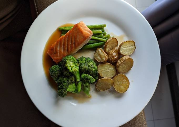 Pan Fried Salmon with Vegetables and Roasted Potatoes