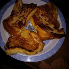 French toast *boxmaking* A picture of French toast *boxmaking*.