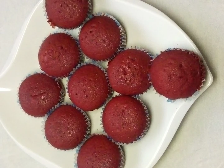 Easy Steps to Prepare Red velvet cupcakes the Delicious Makes you drool
