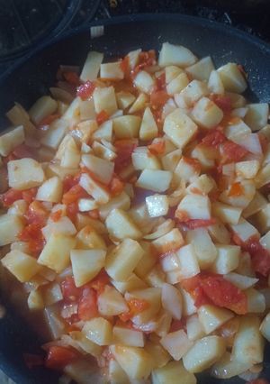 A picture of Potatoes with Tomato and Onion (Budget-Friendly Stew) 🇲🇽🍅🧅.