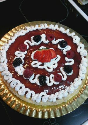Una foto de Tarta de queso con mermelada de fresa en horno