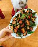 Thịt chiên lá móc mật