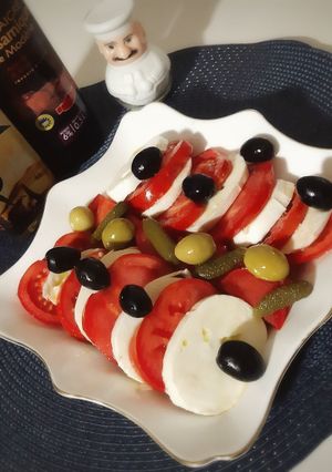 Une photo de Salade mozzarella tomate 🍅