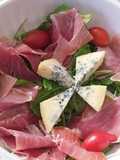 Ensalada de Rúcula, Jamón Crudo y Queso Azul
