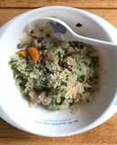 Nui sao xào thịt rau củ