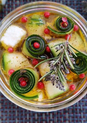 Une photo de Pickles de courgettes & mozzarella
