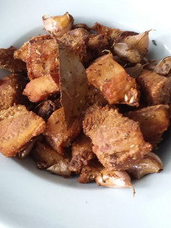 Una foto de Chicharrón de papada de CERDO