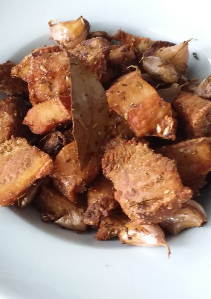 Una foto de Chicharrón de papada de CERDO