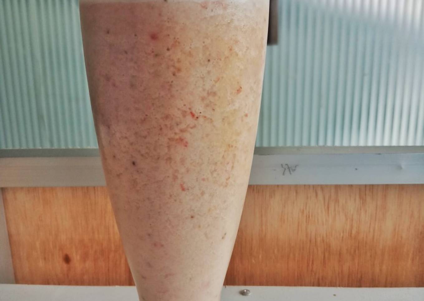 Smoothie strawberry melon