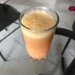 فالسہ اور آڑو کا شربت A picture of فالسہ اور آڑو کا شربت.