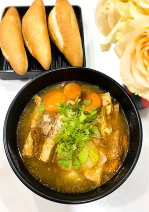Hình của món Bò Kho Chay - ăn kèm bánh mì.