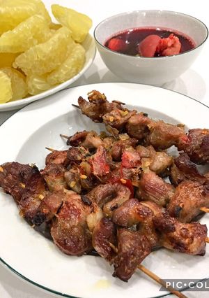 Hình của món Nạc giòn xiên nướng.