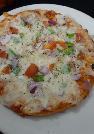 चीज़ पिज़्ज़ा (cheese pizza recipe in Hindi) रेसिपी मुख्य फोटो