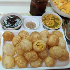 A picture of Panipuri.