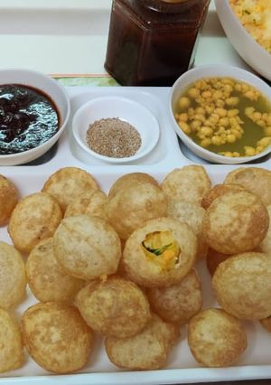 A picture of Panipuri.