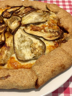 Foto di Galette integrale salata con melanzane