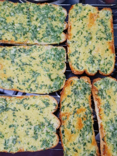A picture of Garlic Bread.