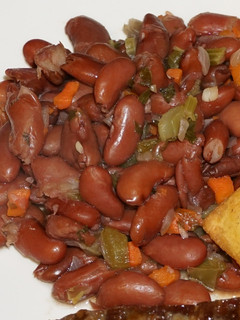 Una foto de POROTOS RIÑONES ROJOS GUISADOS. JON STYLE