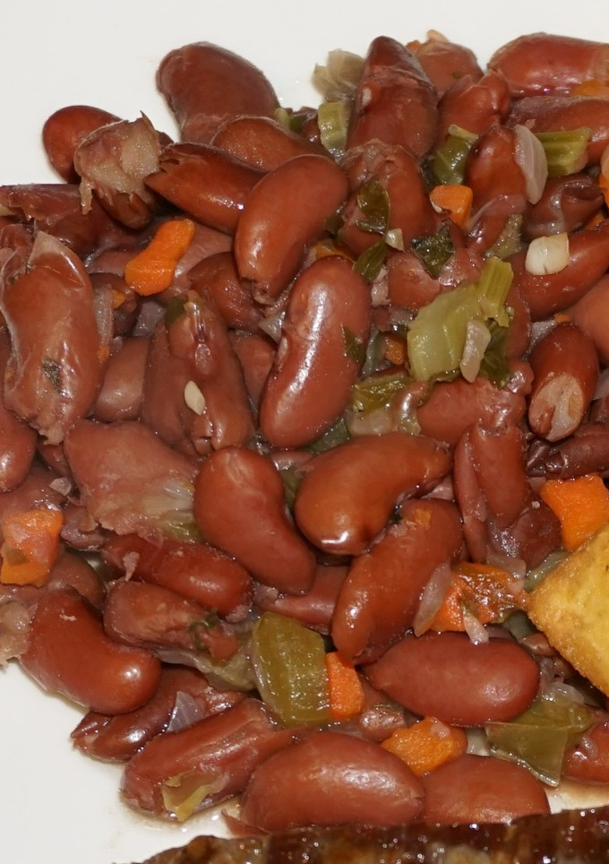 Una foto de POROTOS RIÑONES ROJOS GUISADOS. JON STYLE
