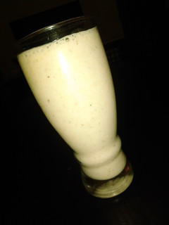 A picture of Banana smoothie🍌🍸.