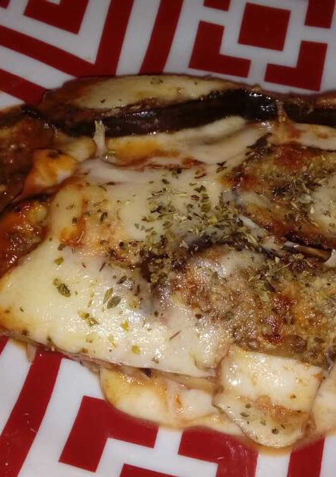 Una foto de Lasaña de berenjenas, jamón y mozzarella