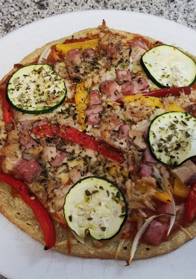 Una foto de Pizza con masa de quinoa