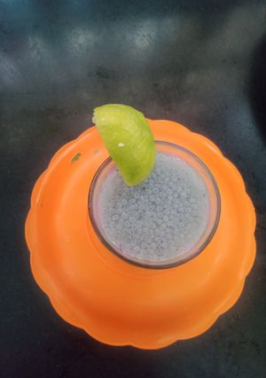 લીંબુ શરબત (Lemon Sharbat Recipe In Gujarati) રેસીપી મુખ્ય ફોટો
