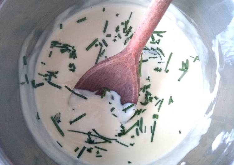 Cheese sauce with chives